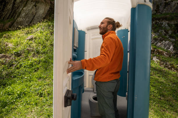 Porta potty delivery and setup in East Rockingham, NC